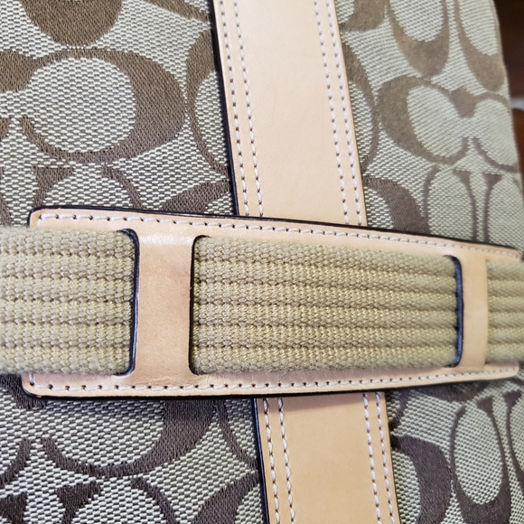 Coach Signature Canvas Crossbody - Picture 7 of 8